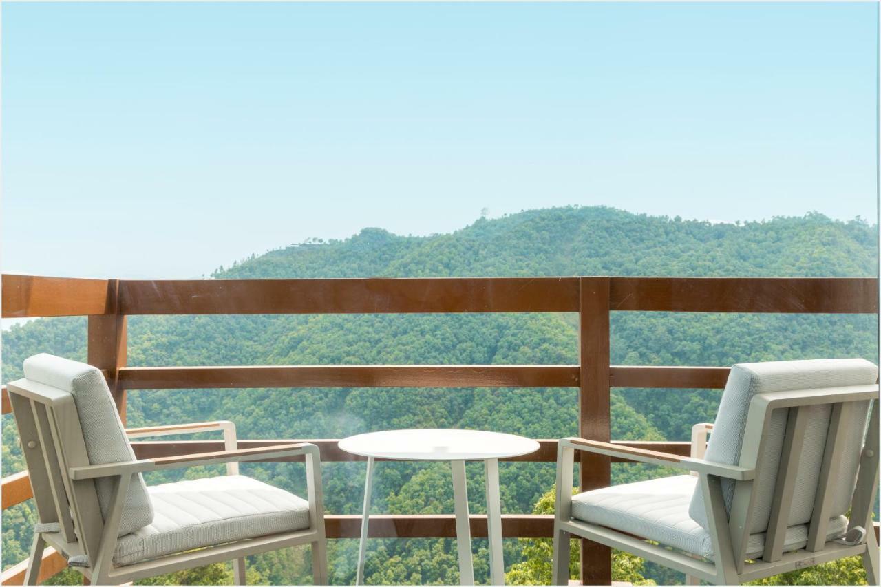 Belgian Hotel Pvt. Ltd Pokhara Buitenkant foto